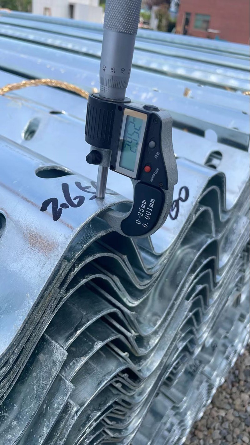 高速公路波形护栏 高速公路防撞垫图5