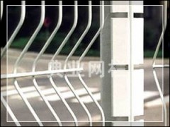 桃型柱护栏网厂家图1