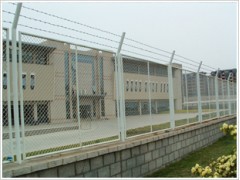 钢板隔离栅厂家图1