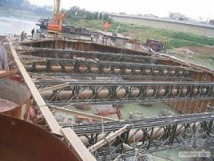 锁扣钢管桩围堰施工图1