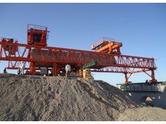 U型梁双导梁架桥机租赁图1