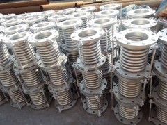 直埋内压式波纹管补偿器图1