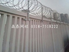 铁路加高护栏网图1