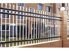 供应耐腐蚀实用性强锌钢护栏，锌钢栅栏，新款上市图1