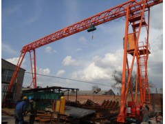 单梁门式起重机（20t以下）图1