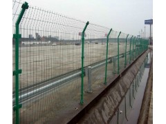 双边丝护栏网 铁丝网防护网 高速公路护栏网 围墙围栏隔离网图2