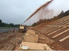 铁路、高速公路边坡绿化喷播植草机/液压喷播机/客土喷播机图3