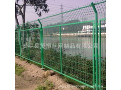 茂恒丝网大量供应铁路高速防护栅栏厂家直销图1