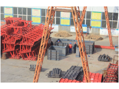 桥梁模板分为公路桥梁模板和铁路桥梁模板图2