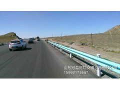 高速护栏板与波形护栏板的区别图1