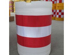 白色滚塑防撞桶图1