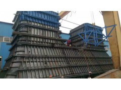 提供桥隧钢模，台车。图3