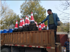 宜昌氯丁路锥反光路障锥道路安全警示雪糕筒桶反光圆锥交通图1
