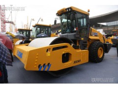 徐工XS365全液压单钢轮压路机图1