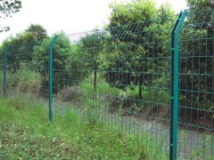 带勾焊接隔离栅 专注高速铁路高架桥工程护栏网图1