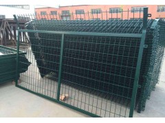 角钢栅栏 专注高速铁路高架桥工程护栏网图1