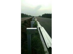 专业生产高速波形护栏及护栏配件等产品图2