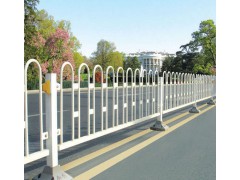 销售珠海公路专用栏杆 镀锌管喷塑市政护栏 东莞马路京式护栏图2