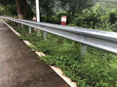 高速公路波形护栏厂家直销图2