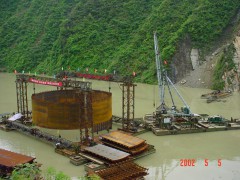 水上施工设备浮箱租赁。图3