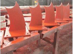 高速路护栏支架 铸铁防撞护栏支架生产厂家图1