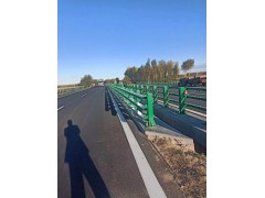 三横梁四横梁，免焊防阻块，标志杆焊接，护栏立柱供应图1