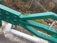 桥梁护栏，三横梁四横梁，免焊防阻块，标志杆焊接，护栏，立柱图3