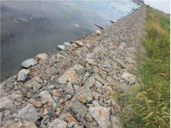 高锌雷诺护垫护坡雷诺护垫打造景观河道图1