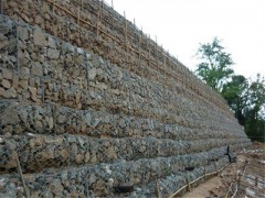 贵州崩岩防护格宾石笼挡土墙防御效果图3