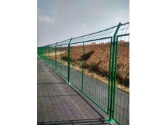 高速公路隔离栅、公路护栏网、安全防护网厂家图3