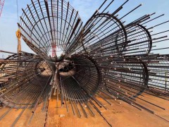 钢筋笼绑好的声测管图3