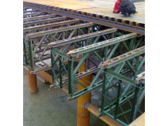 仙桃盘扣架钢支撑贝雷架工字钢平面钢模圆柱钢模护栏钢模板租赁图2