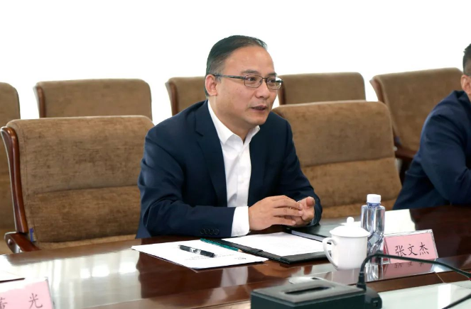 中铁九局董事长张文杰