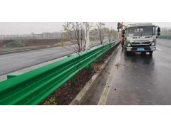 农村隔离绿色护栏 道路交通安全设施波形护栏板支持定制图1