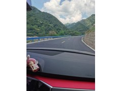 禾宇波形公路护栏 喷塑镀锌护栏板 高速公路防撞防护栏道路防护图1