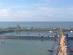 海南文昌翁田0.35mm厚6米宽HDPE高位池海水养虾黑膜图1