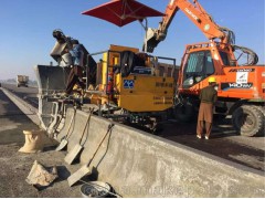 出售**C-5000出售/出租 滑模机、路缘机 水泥摊辅机图3