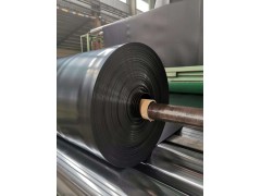 8米宽2.0mm厚HDPE 土工膜美标黑色光面应用于垃圾填埋场图1