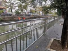 定制景观河道护栏桥梁湖边防撞栏杆河涌人行道隔离防护围栏厂家图1