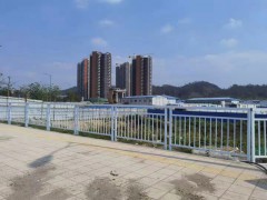 市政工程交通安全防护栏定制 源头厂家镀锌钢材料栏杆图2