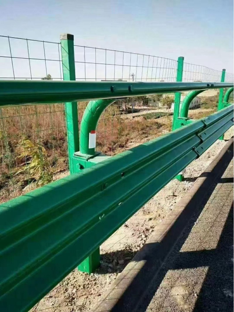 波形护栏厂家 热镀锌护栏图7