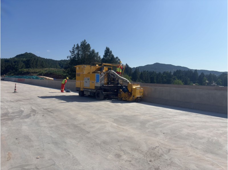高速公路桥面抛丸防水施工图4