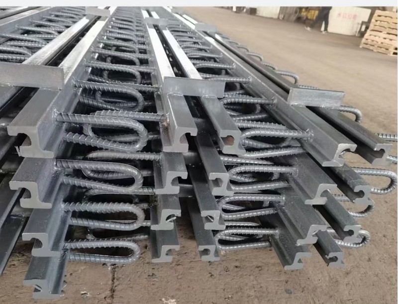 桥梁梳齿板式伸缩缝图3