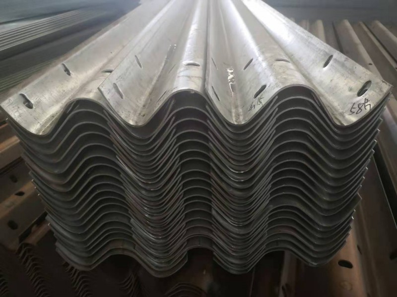 道路交通人性道景观防撞护栏公路马路人非隔离市政防护图5