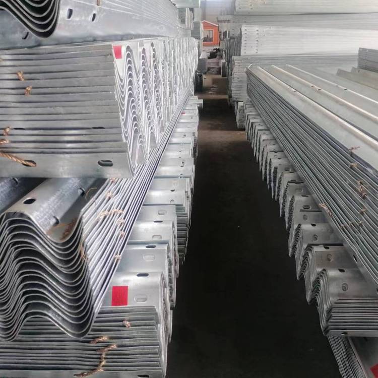 护栏立柱贵达交通设施 耐高温耐磨 规格齐全发货速度快图4