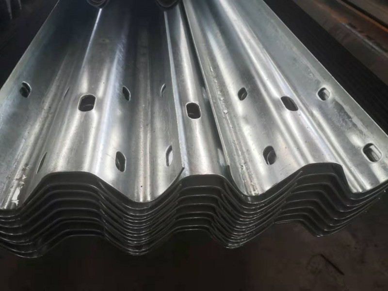 国道省道 高速公路中分带波形护栏道路中间使用 贵达 折弯加个2图4