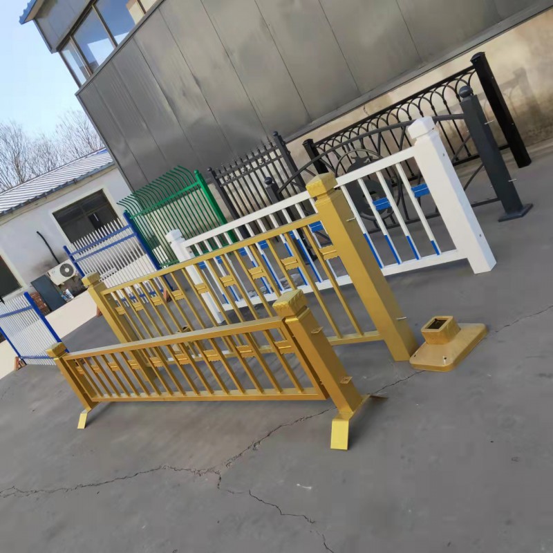 贵达镀锌市政护栏 定制喷塑防护栏安全隔离栏图4