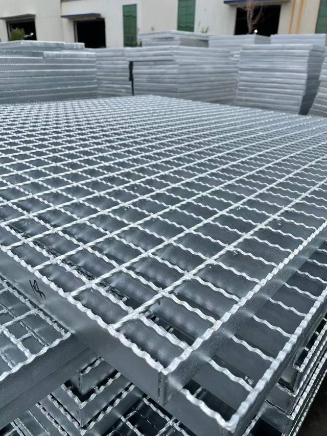 钢格板  钢格栅 格栅板 沟盖板 踏步板 吊篮踏板图3