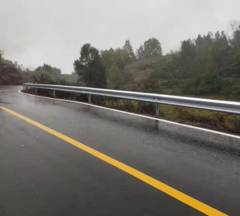 隔离乡村公路波形护拦板乡村山村景区路镀锌喷塑立柱图4