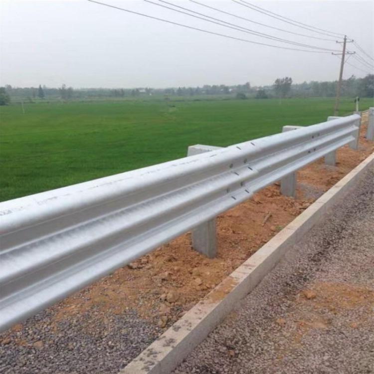 隔离乡村公路波形护拦板乡村山村景区路镀锌喷塑立柱图5